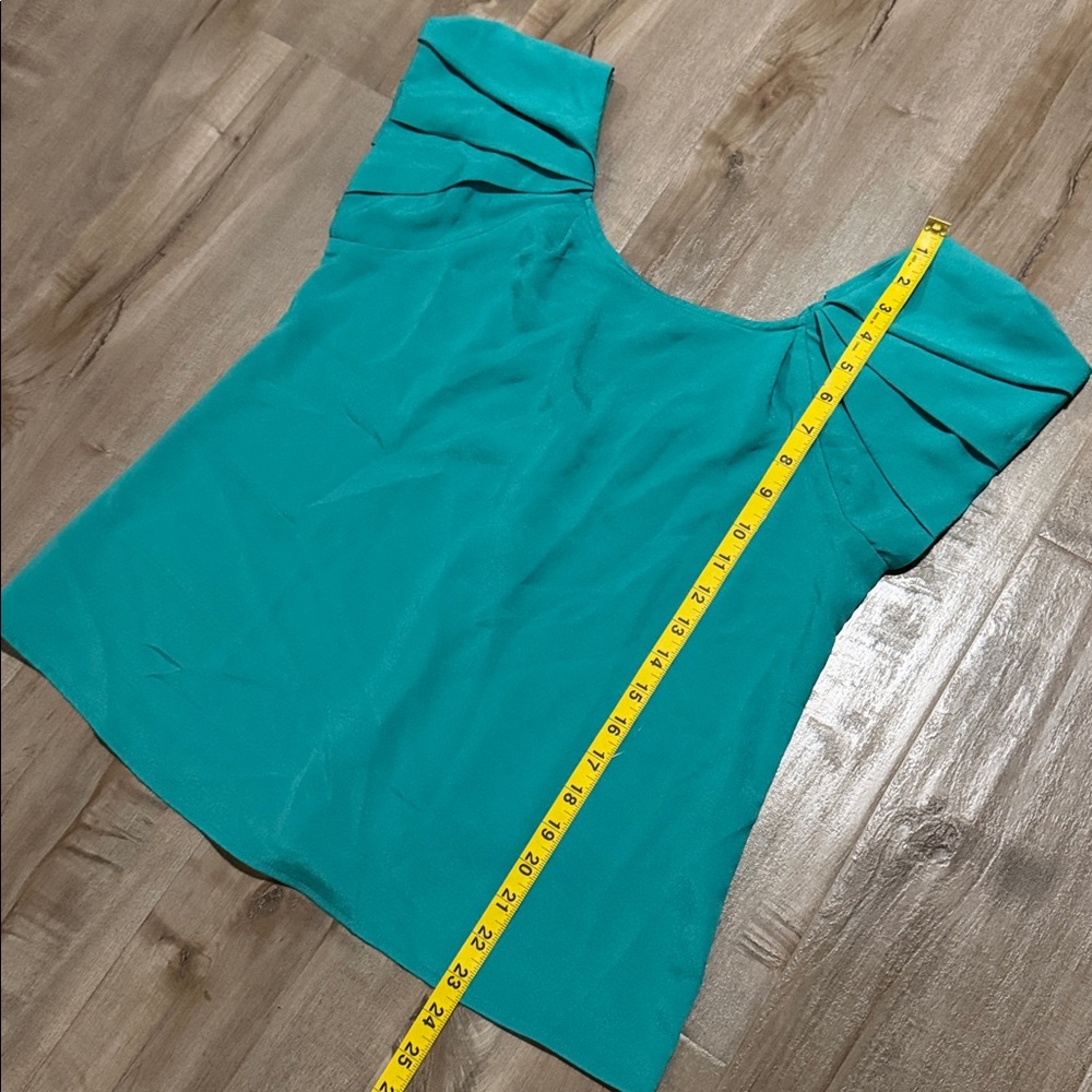 Short sleeve teal blouse with back button closure, Sz M - Picture 7 of 7